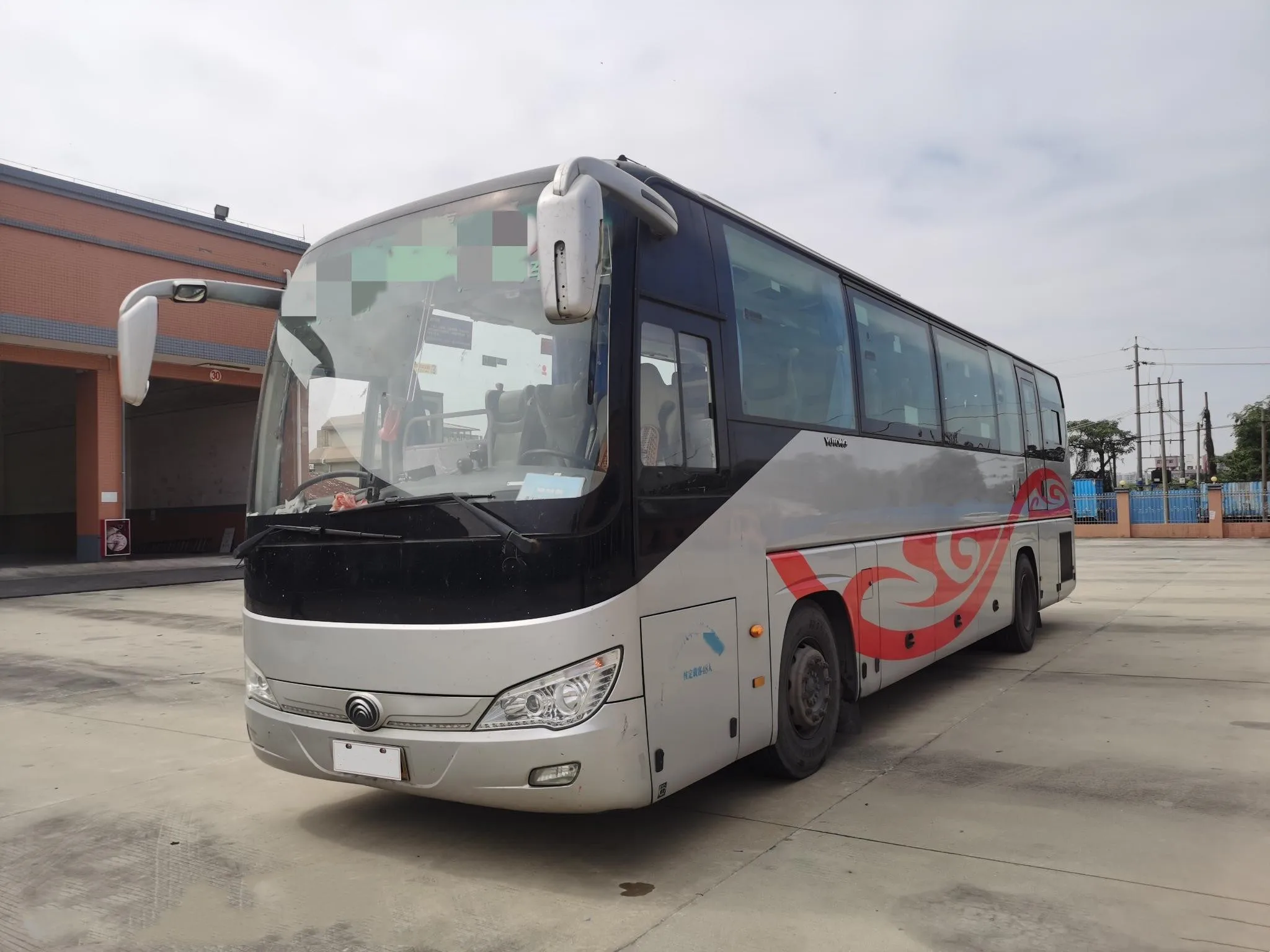 2 + макет Yu-tong Zk6119 Китайский автобус 48 мест WP.7 пассажирский