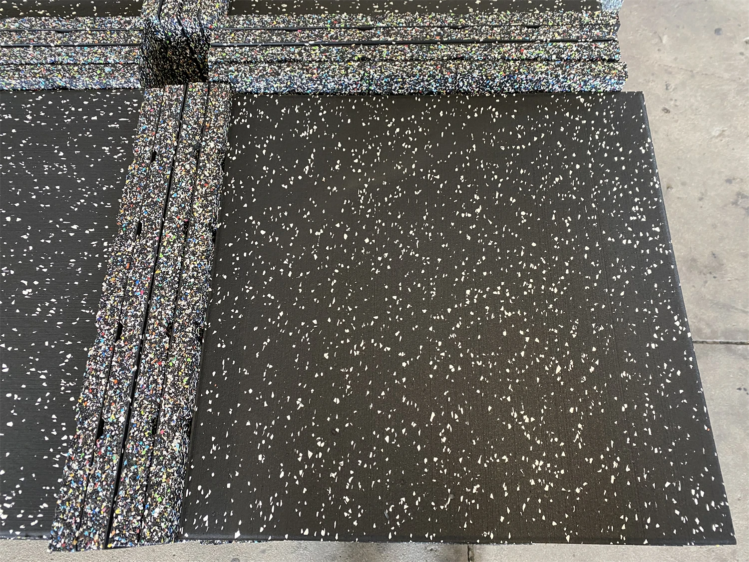 Latest High Quality Rubber Flooring Mat/Gym Rubber Mat/Composite Rubber Tiles