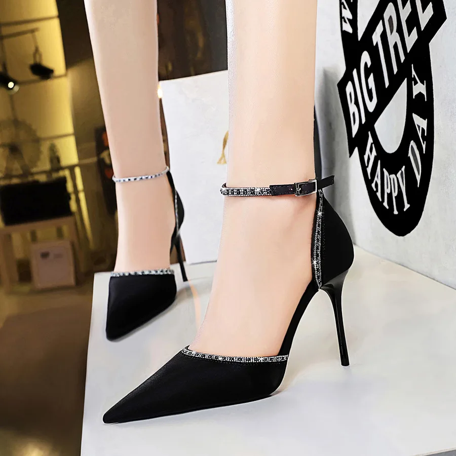 Fashion trendy 2 colors large size 34-43 diamond shoelace black heels luxury design wedding heels for women ladies heels 2022