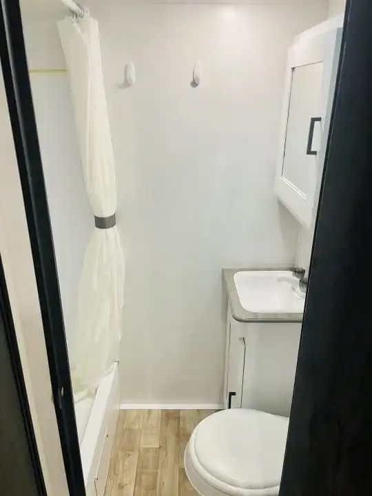 2024 Ecocampor Galvanized sheet Factory Hot Selling off Road Luxury Travel Trailer 21FT Caravan with Oven for Sale