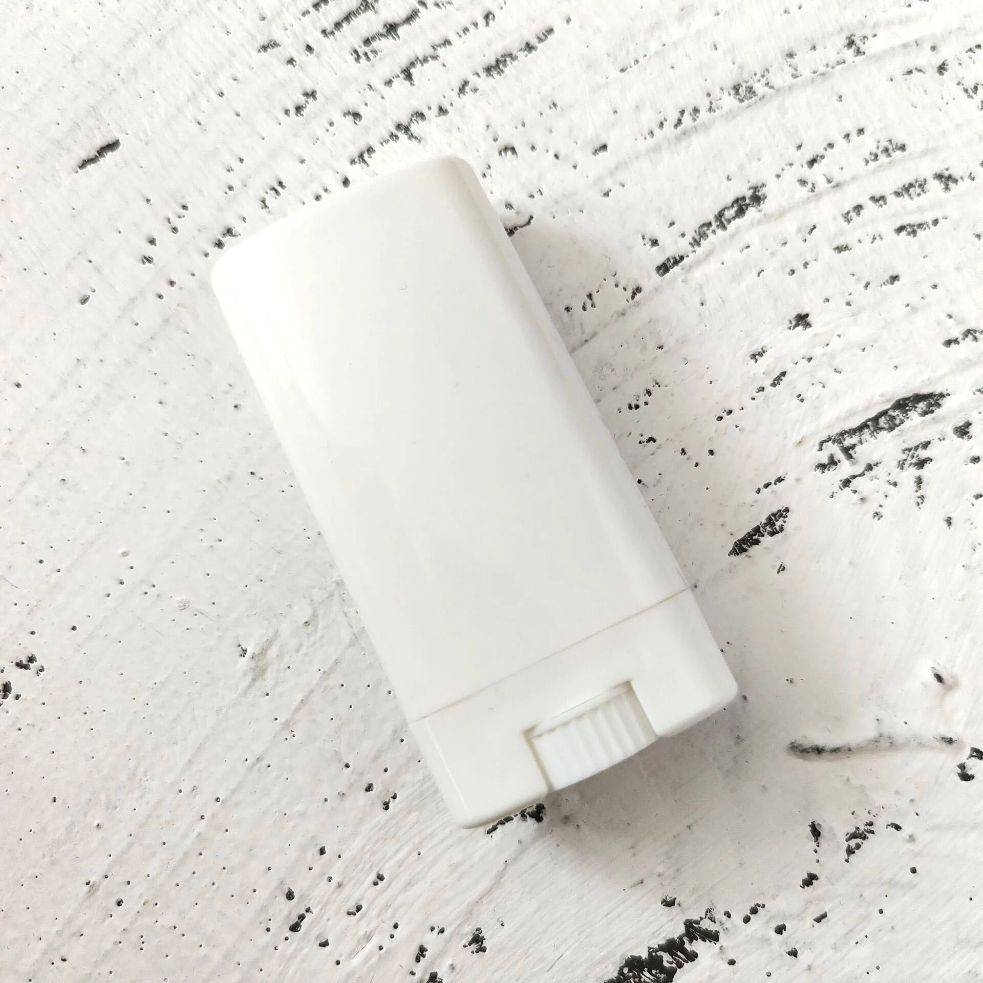 15g plastic empty deodorant stick container round twist up tubes packaging for deodorant stick