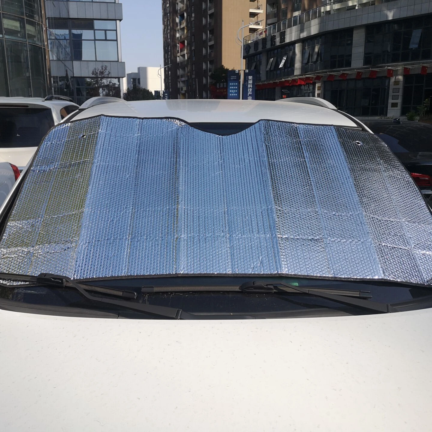 Outdoor Auto Car Wind Blocker Windshield Sun Shade Retractable Sun Protection Mesh Car Sun Protector Automobile WX-5703160 Chery