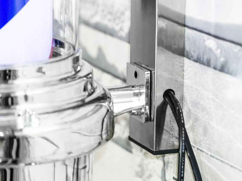 Top Chrome Plate Salon Sign Barber Lamp Custom Barber Pole Outdoor Waterproof Spinning Stripes Hair Salon Barber Shop Sign Pole