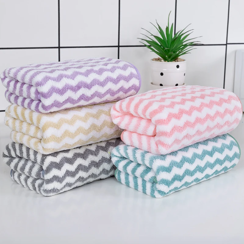 Ультравпитывающая очень мягкая мочалка для ванной с полосатым рисунком