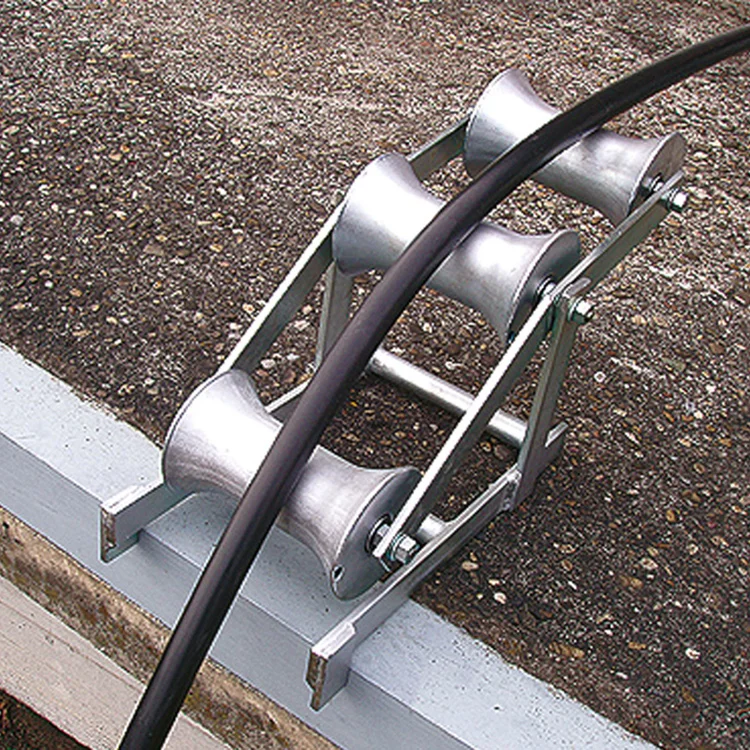 Flat Trench Roller is placed behind thedirection of pull to reduce the possibility of tipping forward during pulling operations