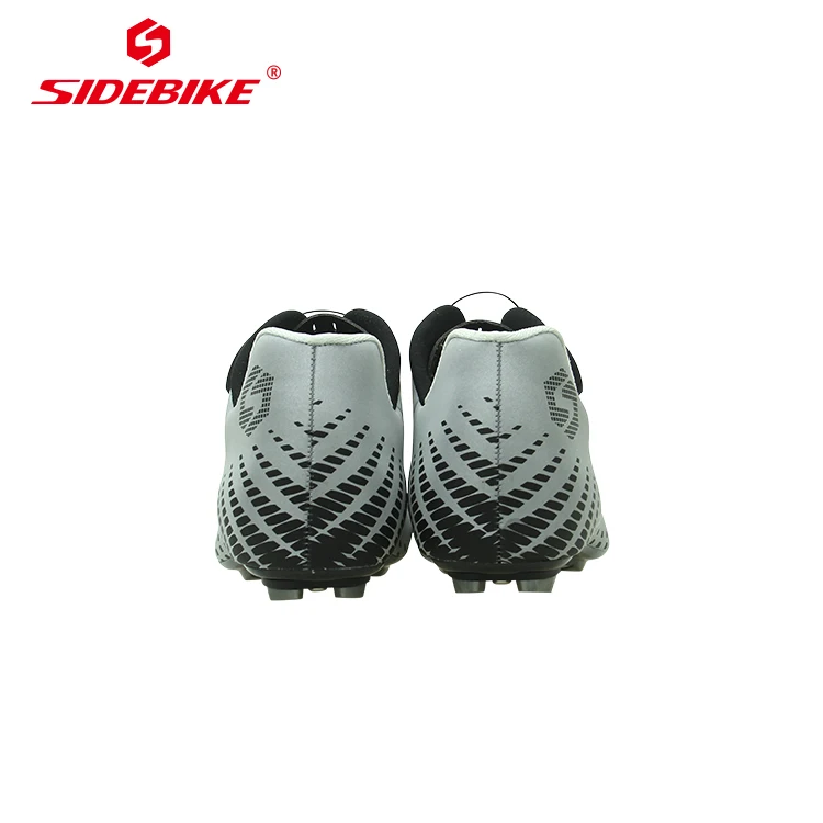 Riding shoes with reflective effect for safer nighttime riding