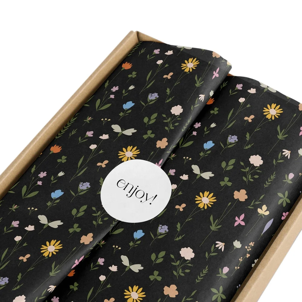 
17 20 gsm Gift Wrapping Tissue Paper Custom Printed Clothing Wrapping Paper For Shoes Packaging 