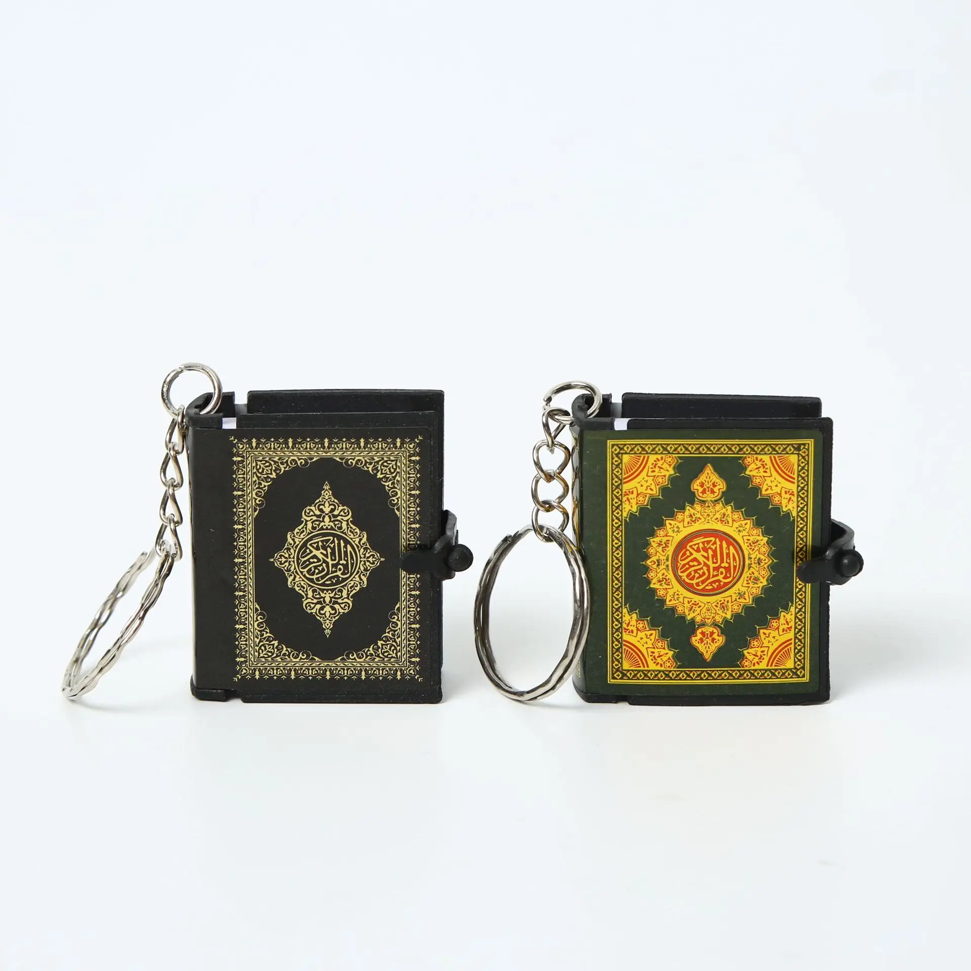 Wholesale Creative Mini Muslim Holy Quran Book Keychain Fashionable Religious Craft Keyring Creative Quran Book Keychain