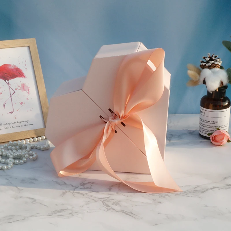 Wholesale Heart Shaped Cardboard Octagon Paper Gift Box Luxury Lovely Red Gift Box Packaging With Ribbon