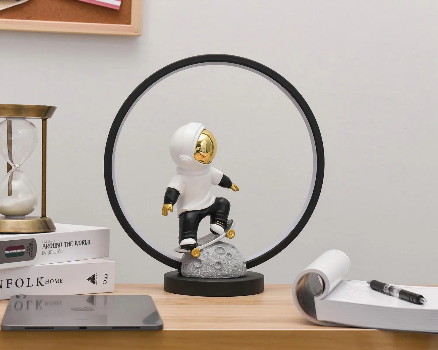 3pcs MOQ USB cable resin decorative astronaut figurine night light 3D space man statue LED table lamp home decor