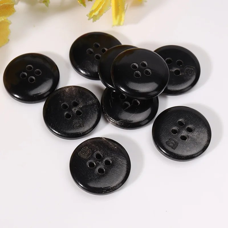 Fashion Hot Sale Eco-Friendly 4 Hole Various Sizes Black Color Eco Friendly Bull Horn Sew In Buttons