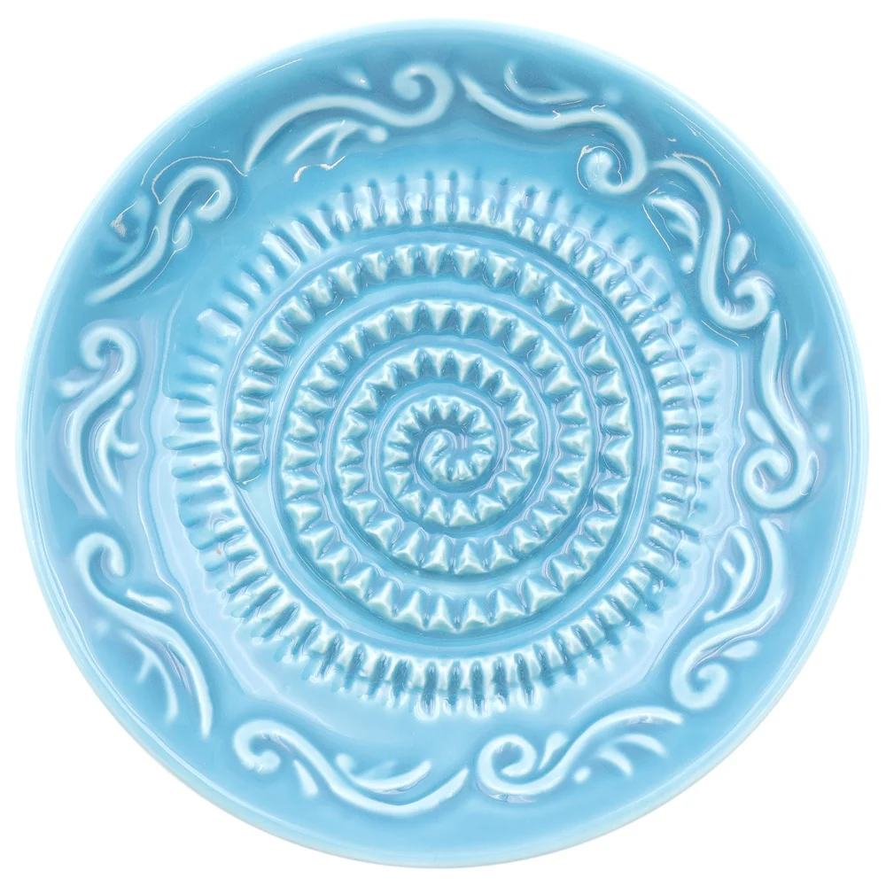Custom wholesale handmade high quality kitchenware blue classic relief pattern round ceramic ginger garlic grater plate