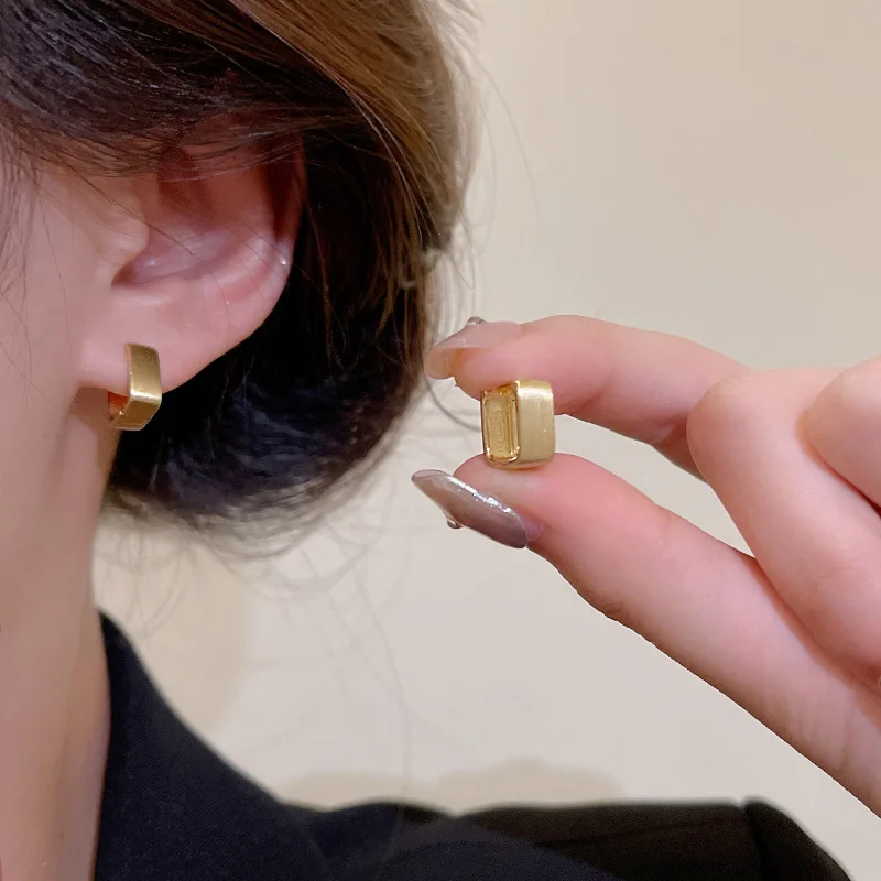 Japan and South Korea commuting simple square earrings personality unisex delicate earrings wide face snap earrings