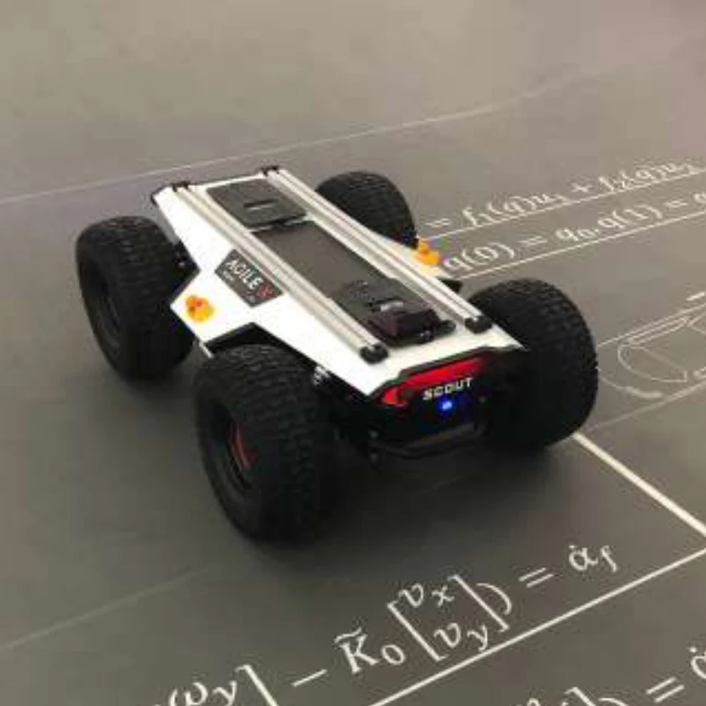 Беспилотный наземный автомобиль для наблюдения с независимой подвеской