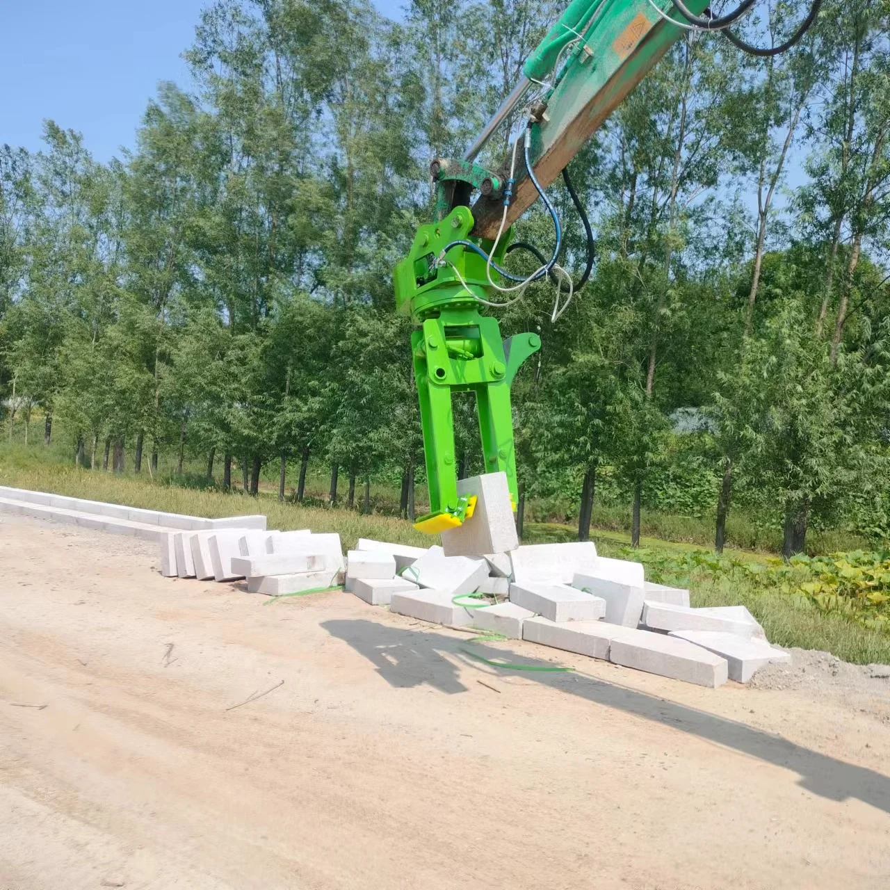 PLE Hot Selling Kerb Stone Clamp Lifter Tongs China Mechanical and Hydraulic Clamps