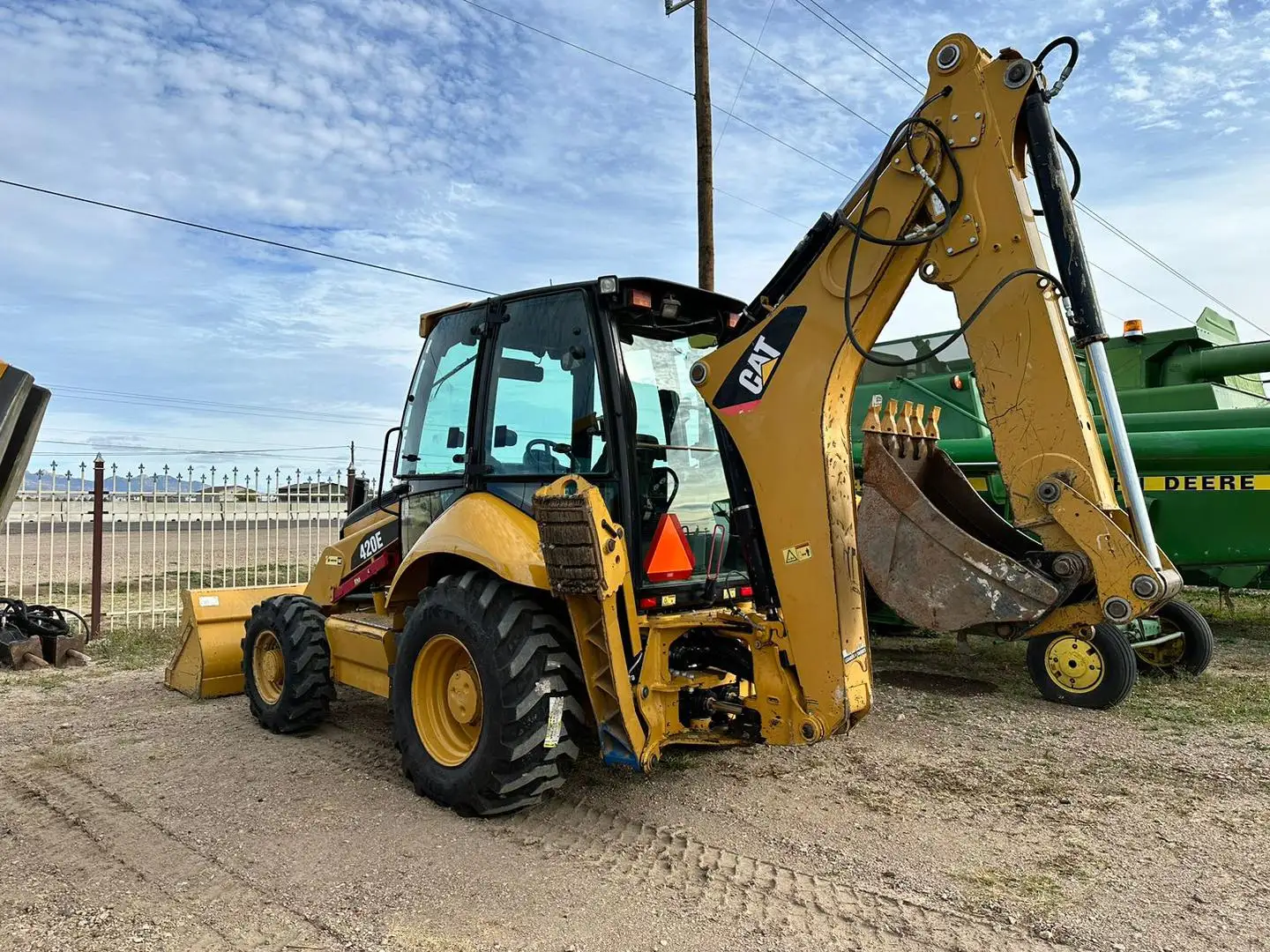Дешевый подержанный экскаватор-погрузчик cat 420e 420f CATERPILLAR 420 по доступным ценам