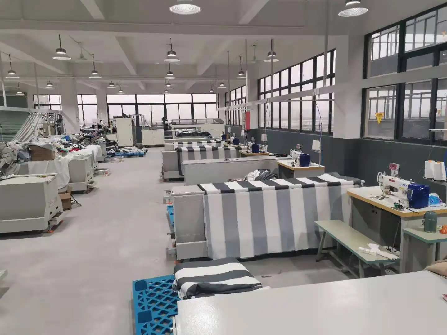 Lihua Mesin jahit tirai curtain hemming machine trolley cloth parallel feeding synchronous sewing machine