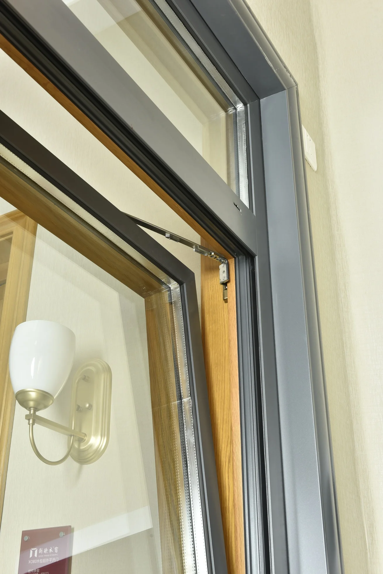 KIMSUN Modern Double Glazed Fully Tempered Glass Wooden Window Design Top Casement Windows Red Oak Wood Window