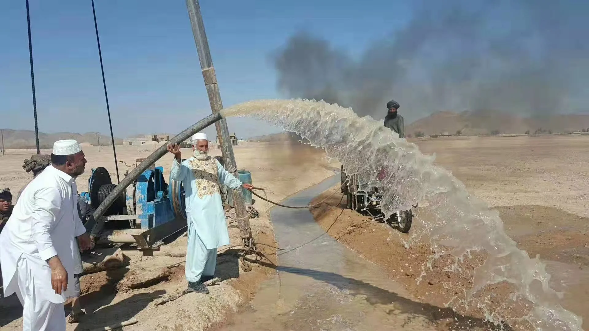 China 380V 0.75KW Solar Pump Inverter High Quality Deep Well Solar Water Pump Inverter for Irrigation