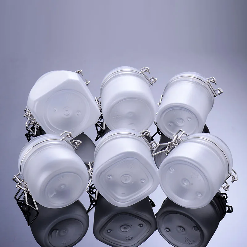 Empty Plastic Kitchen Multi-Capacity Seal Jar Bottles With Lids Unique Spice Jars 2Oz Container With Spoon