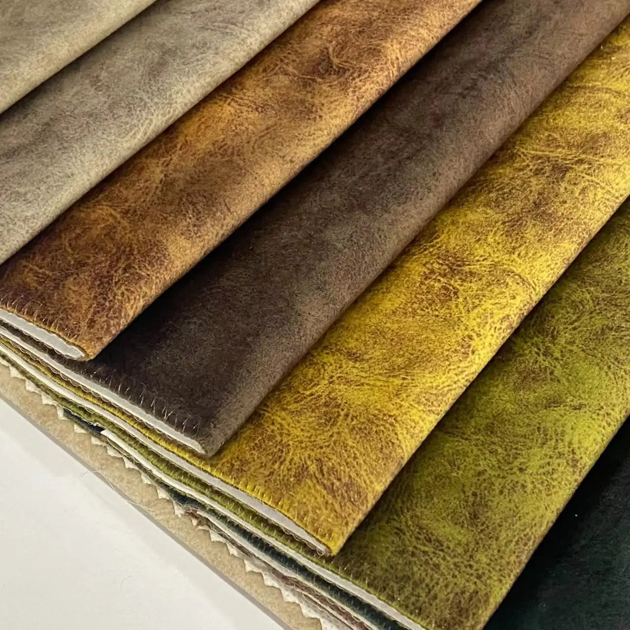 Waterproof Home Decor Fabric 100%Polyester Warp-knitting Printed Holland Velvet Fabric For Sofa Furniture Velboa Plush Fabric