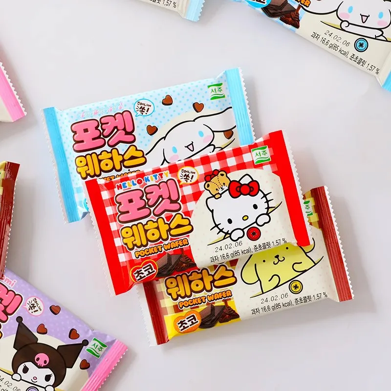 Korea Foods 16.6g Chocolate Flavour Sandwich Wafer Biscuits Cartoon Pattern Crispy Snacks