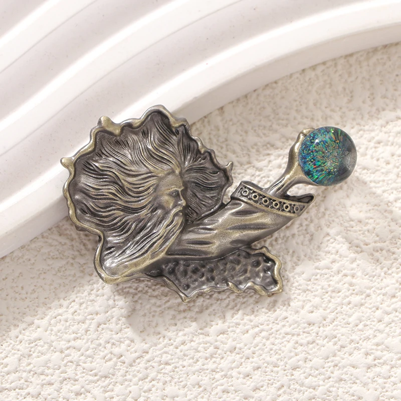 Factory Direct Sales and Wholesale Designer Custom Christmas Mask Accessories Safety Metal Fashion Luxury Brooch Pin for Women