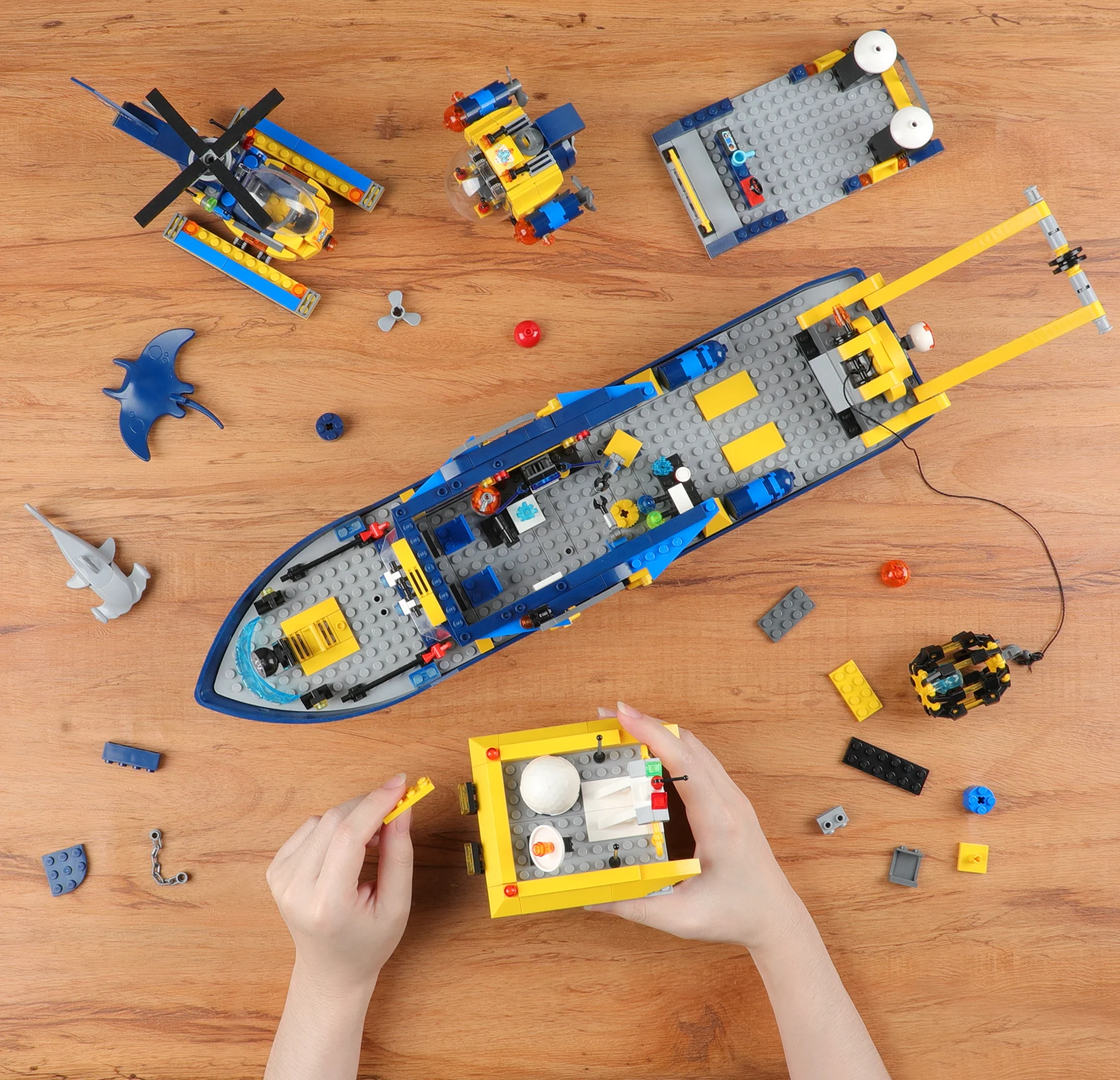 753PCS STEM City Ocean Exploration Ship Deep Sea Explorer Boat Building Sets Model Toy Building Block Kit For Kids Gift