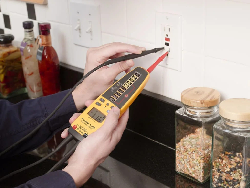 Fluke T+Pro Electrical Tester