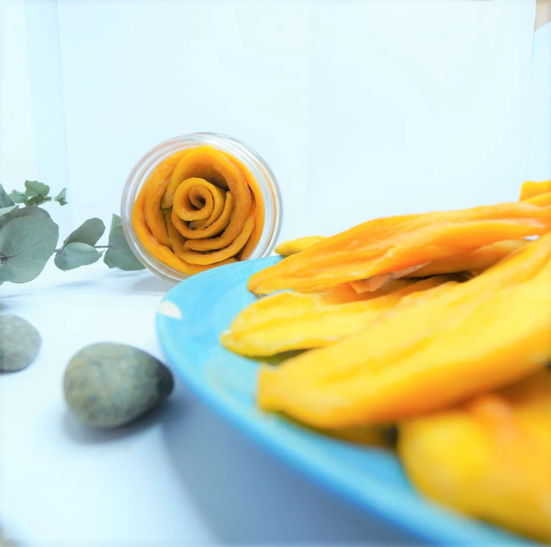 HOT PRICE! SOFT DRIED MANGO Rich taste Not too sweet EASY TO EAT Suitable for snacks