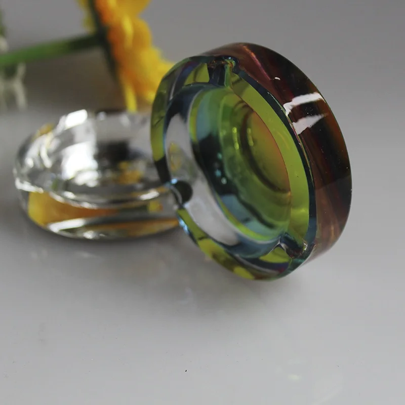 Fashion Circle Shape Funny Novelty Ashtrays For Business Hotel Club Crystal Ashtray