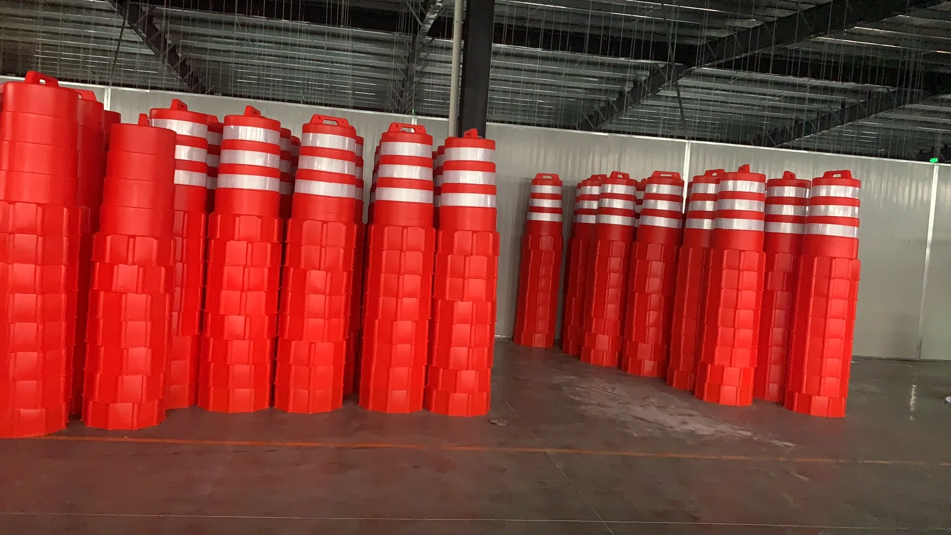 Высококачественный дорожный безопасный пластиковый бочонок барьер для парковки