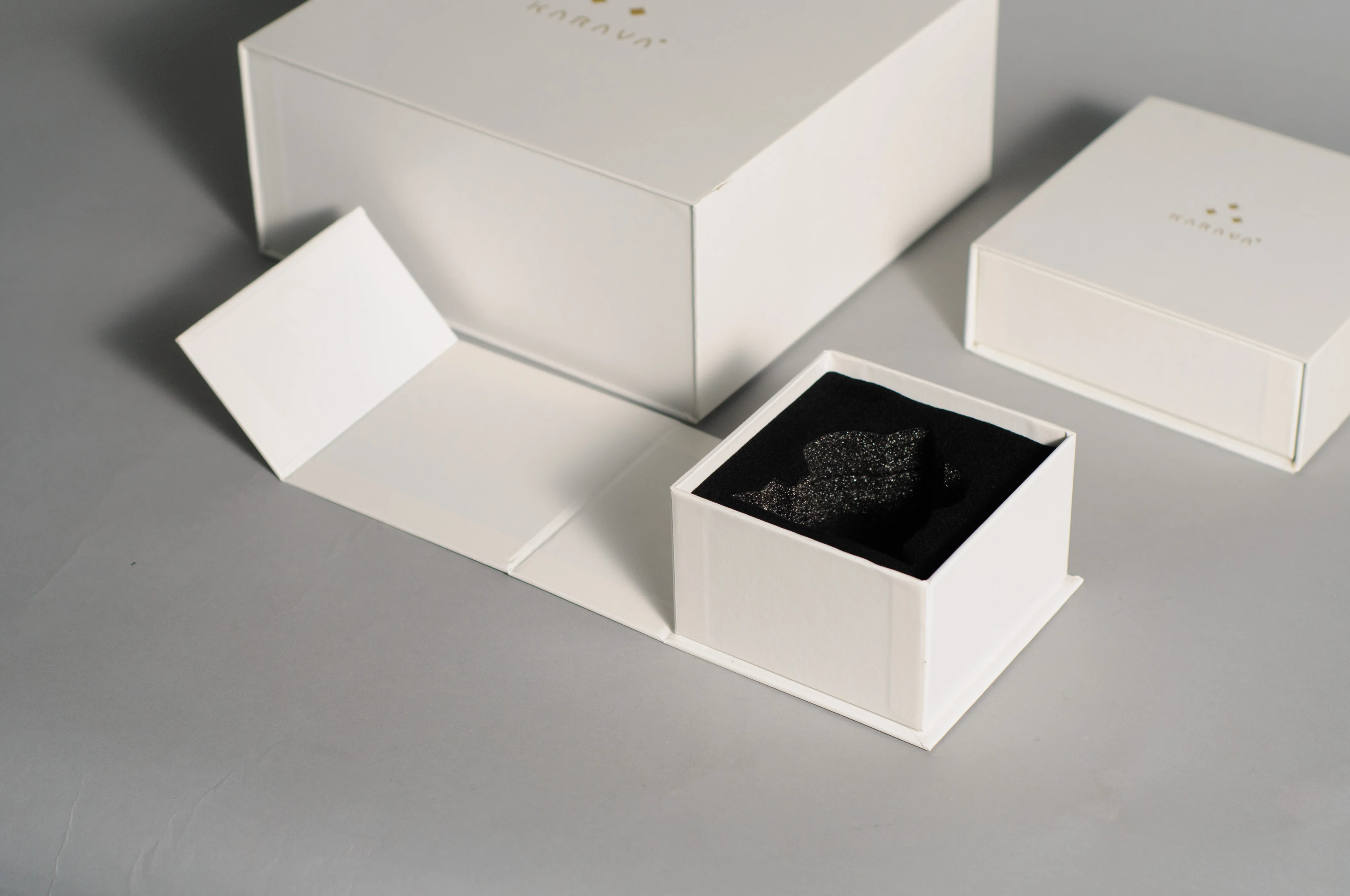 2024 Luxury Fold Magnetic Craft Paper Box for Perfume Custom Size with Personalized Logo for Jewelry Gift Boxes
