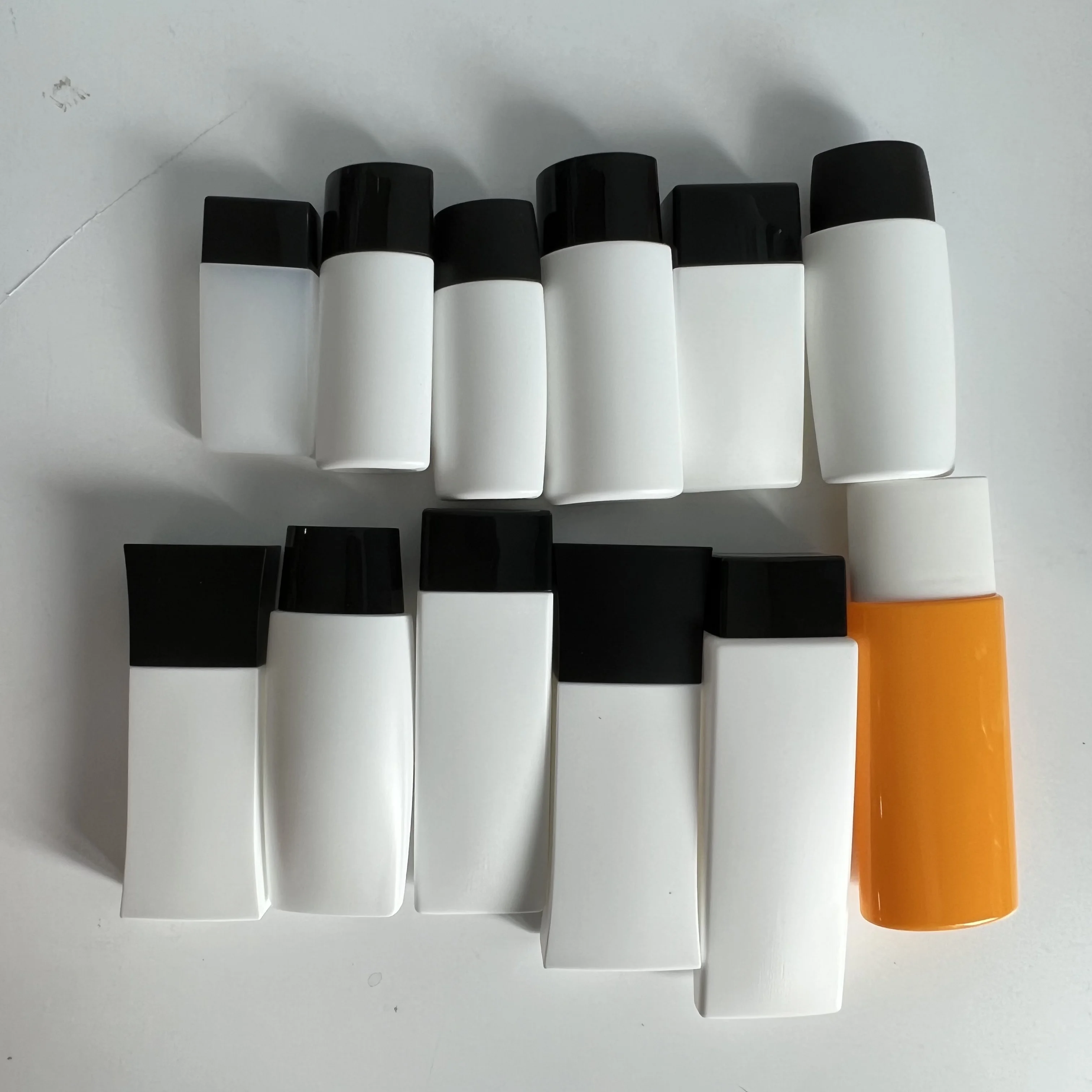 30ml 50ml 100ml Empty Hand Body Lotion Matte White Plastic Container Packaging Cream Cosmetic Tube