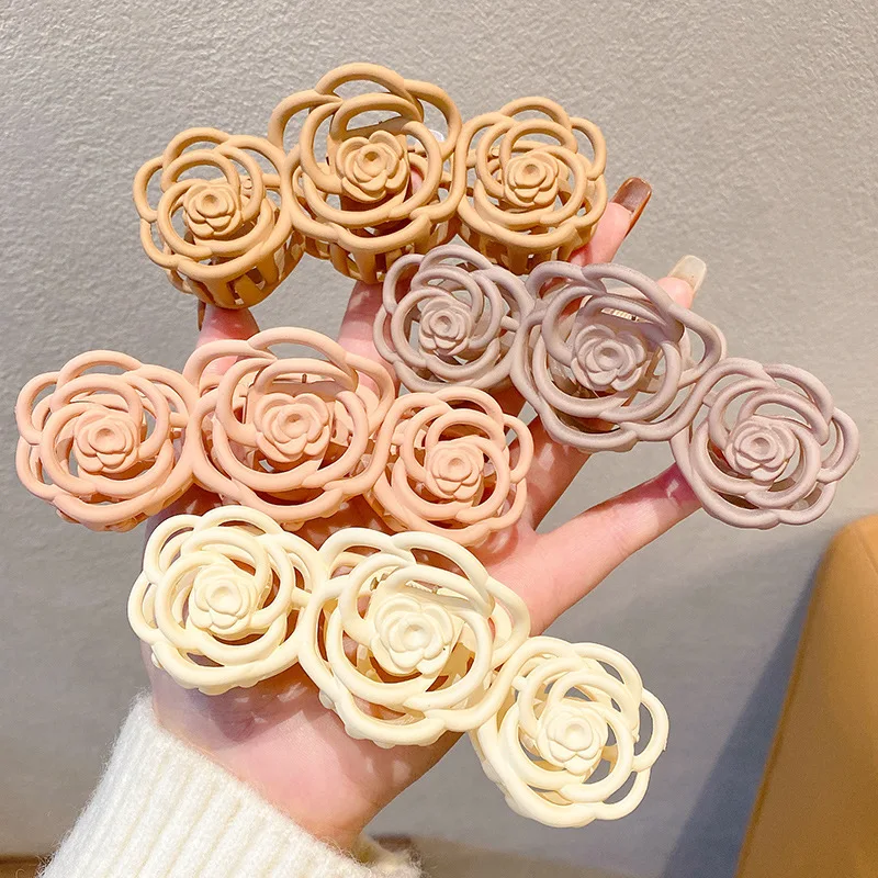 2022 newest design korean women Hair accessories hair claw clips plastic flower hair claw clips wholesale