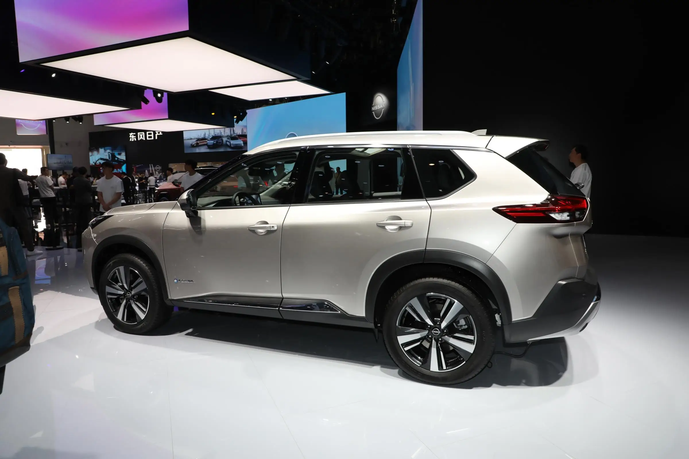 2023 новая модель Nissan X-trail бензиновый электропривод 5 мест двухмоторный 4WD внедорожник NIssan E-power