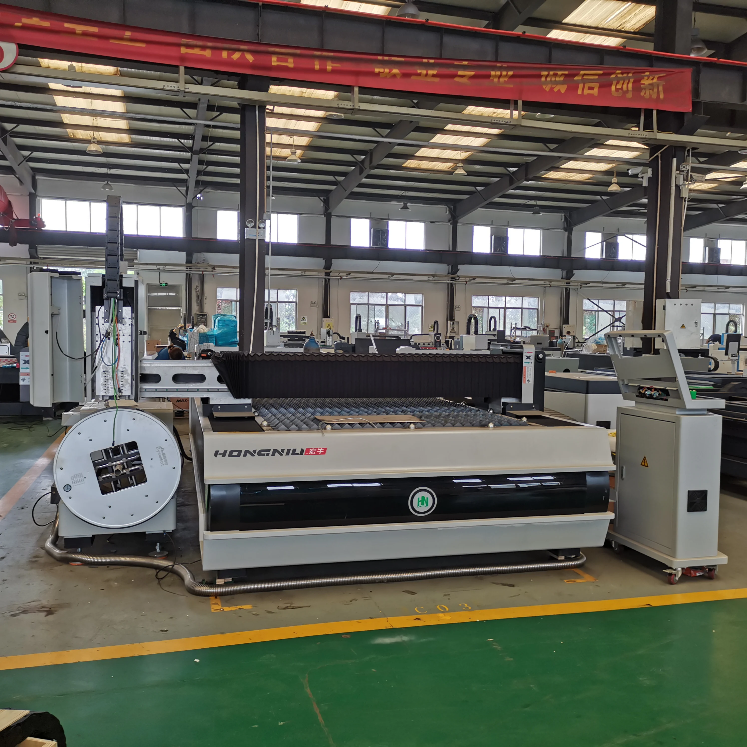 6m 220mm chuck 1500w 2kw 3kw metal pipe laser cutting machine with good after sale service