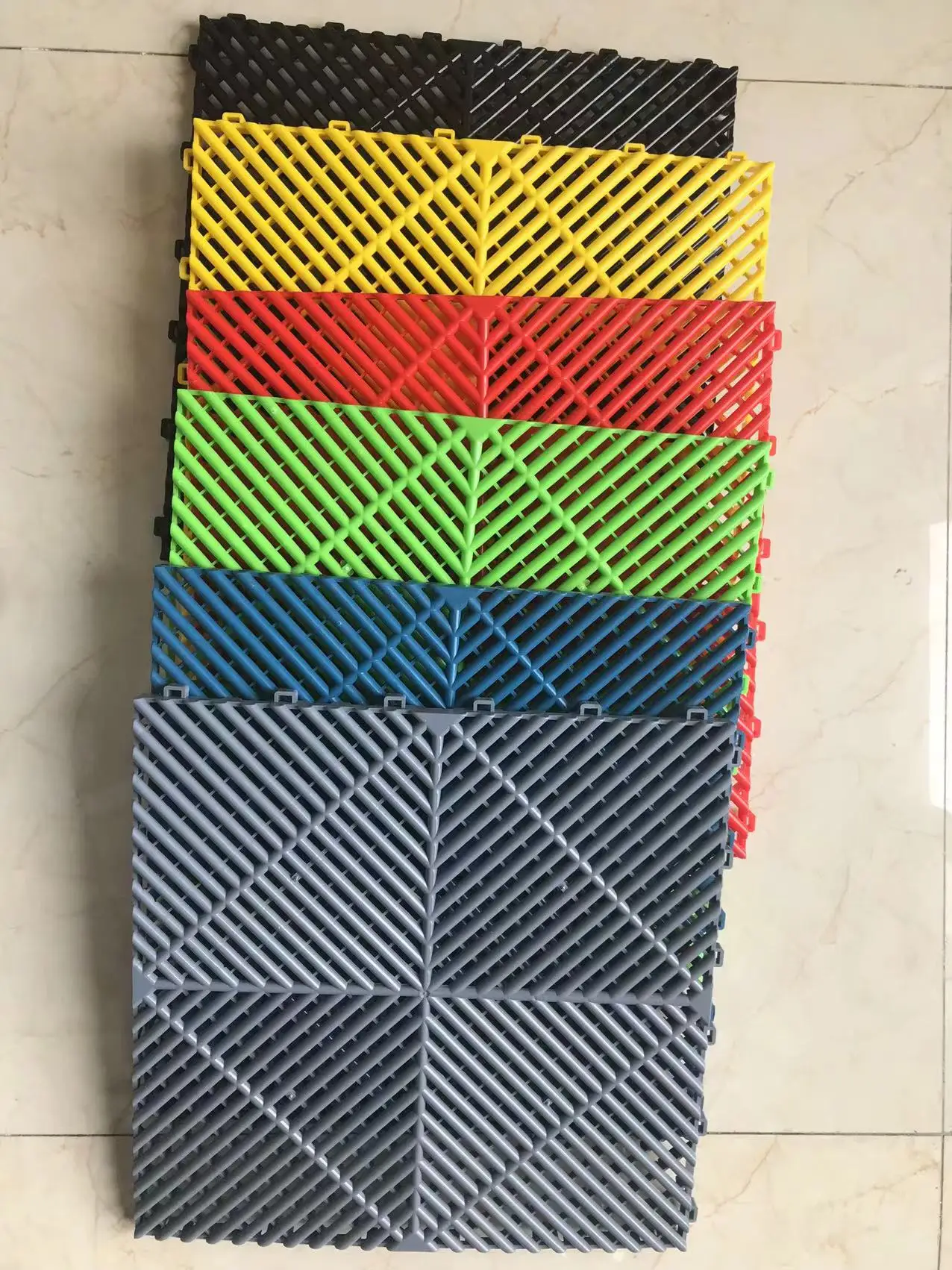 Interlocking Garage Vinyl Flooring Plastic Workshop Floor Tile  Eco-friendly PVC Garage Plastic Floor