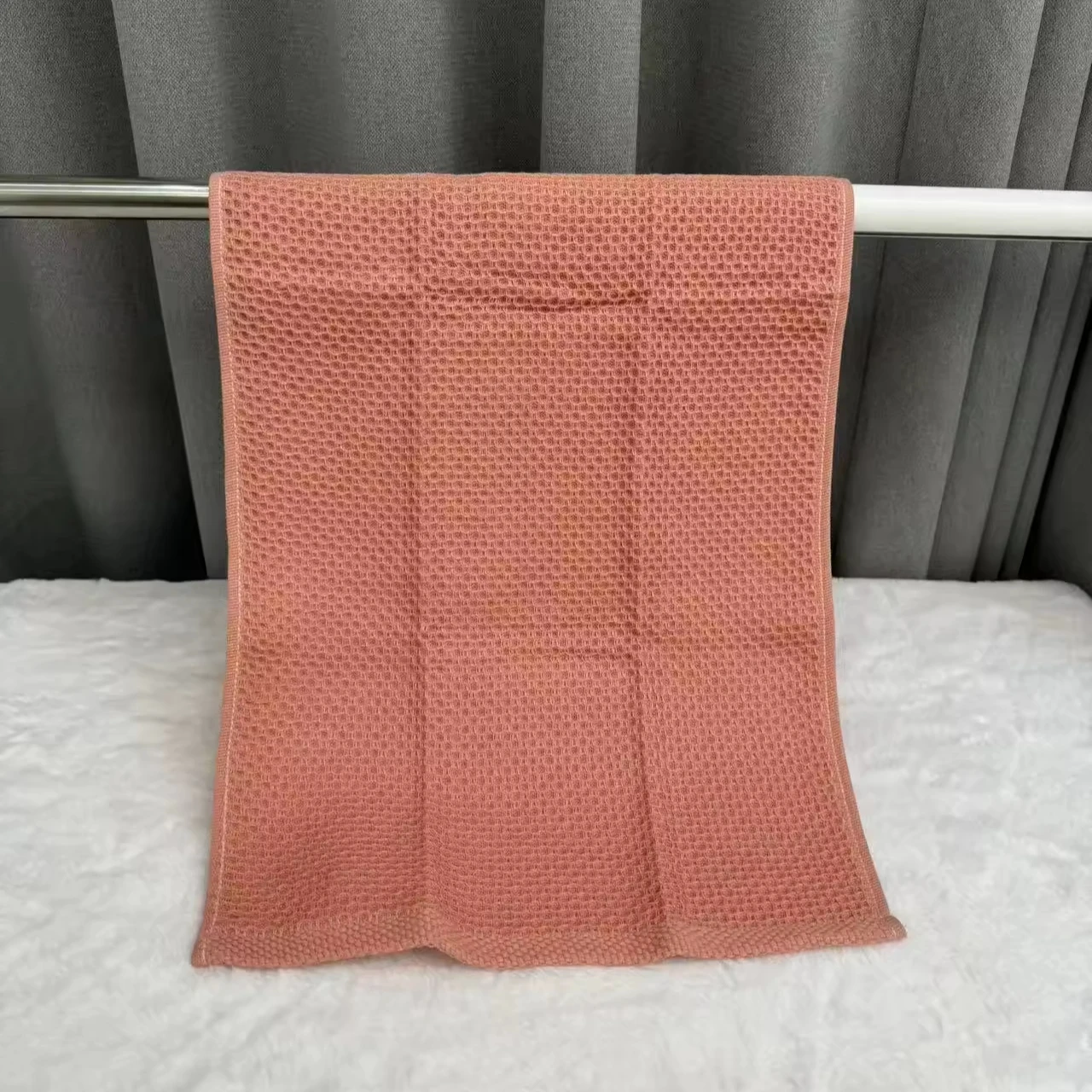 Custom  Logo Waffle Towel Cotton High absorbent Quick Dry waffle towel weave drying Hotel Bath Towel