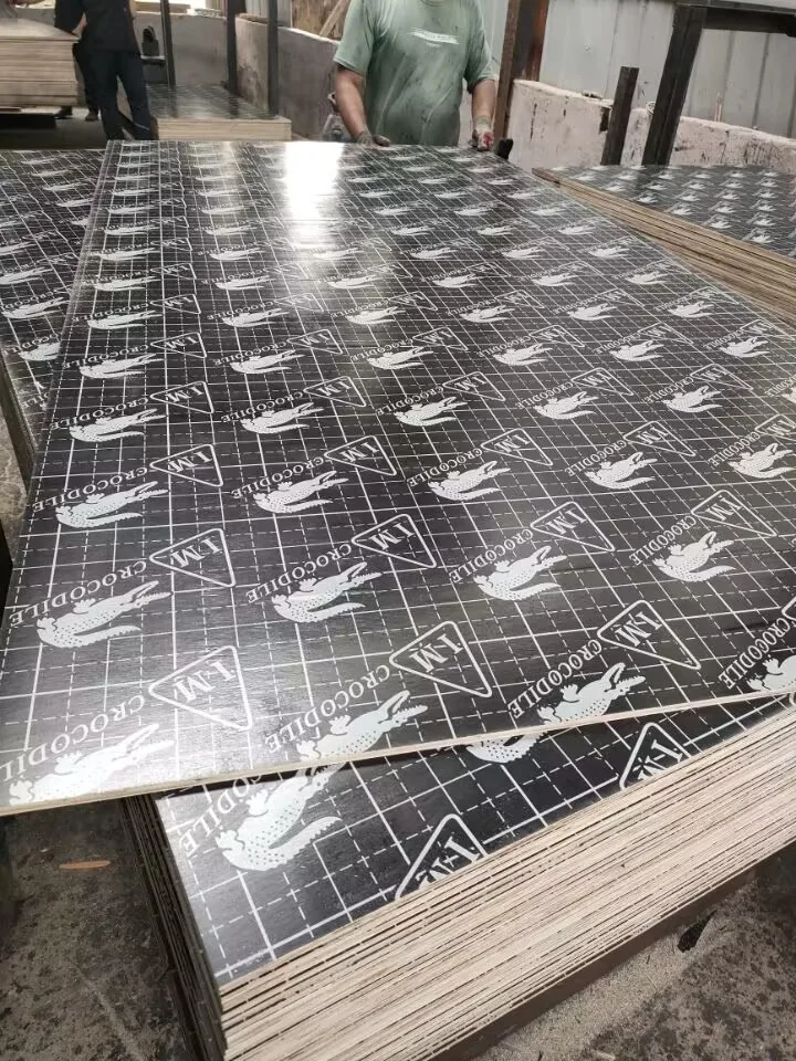 Chinese Factory Price 18mm Black Film Face Plywood For Concrete Formwork / Finger Joint Film Faced
