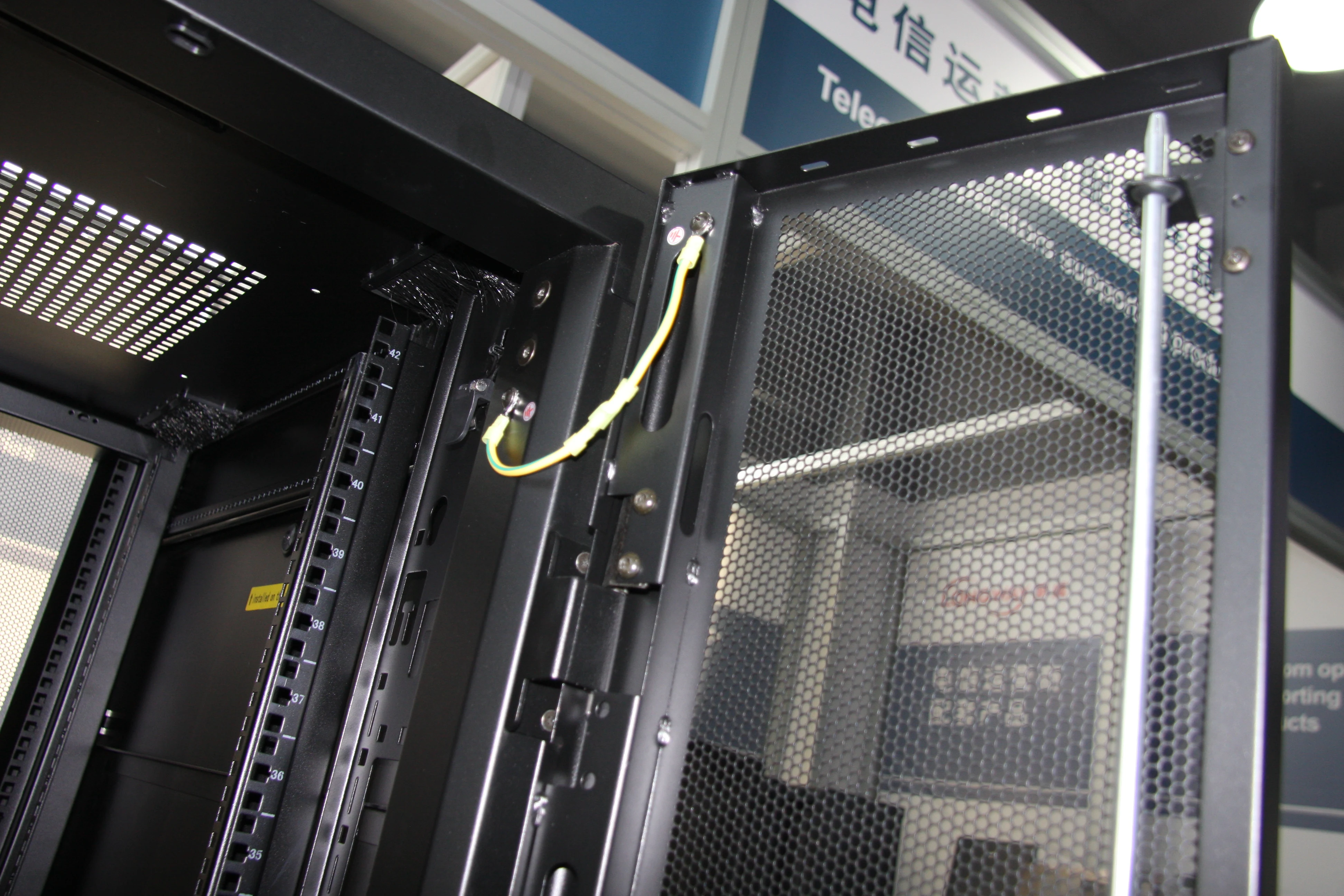 network cabinet/server IDC network enclosure/machine house wireless telecom ISO shelter box manufacturer