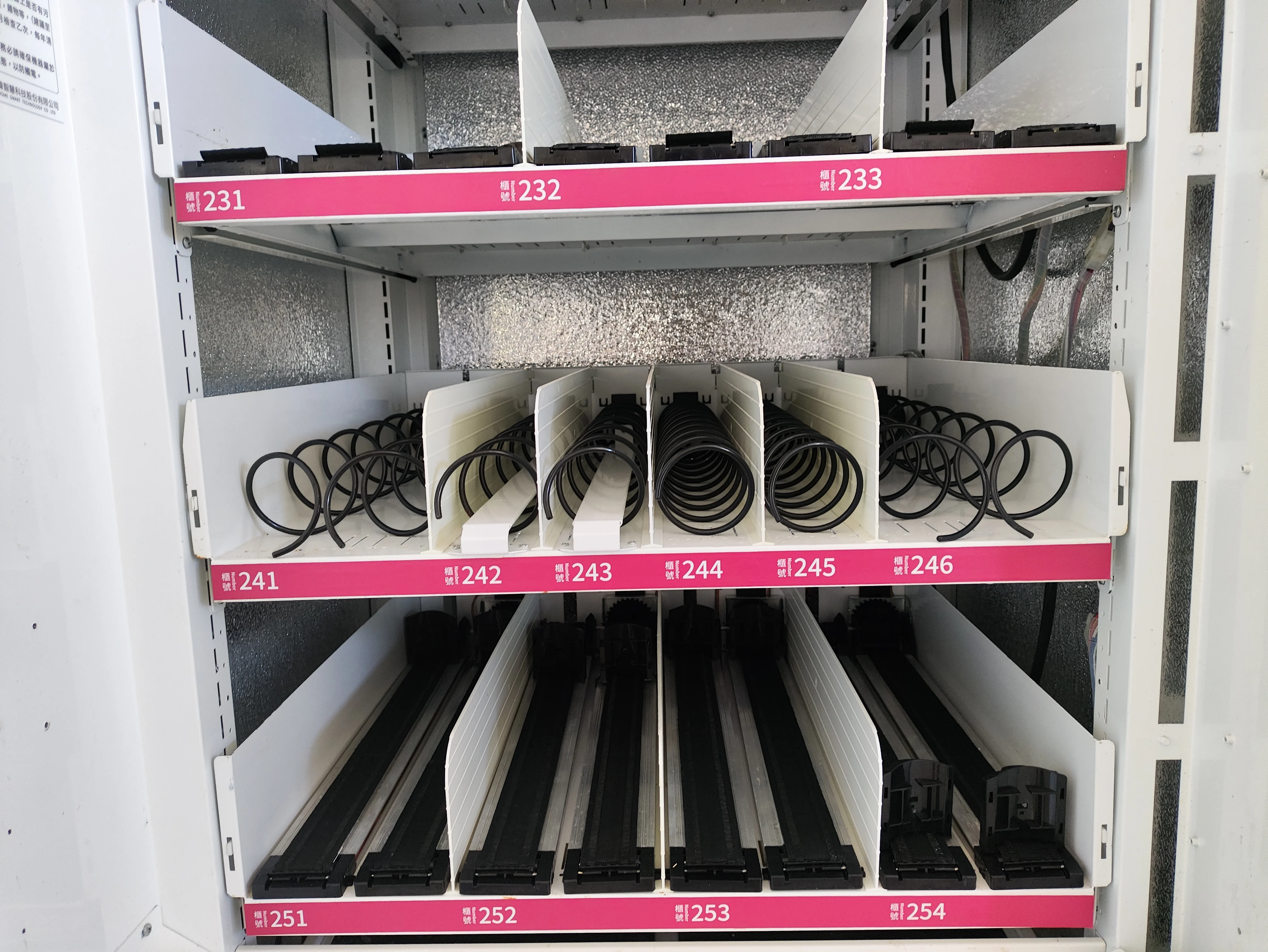 2025 Stock Available Frozen Smoothie Vending Machine Frozen Food Vending Machine for kids