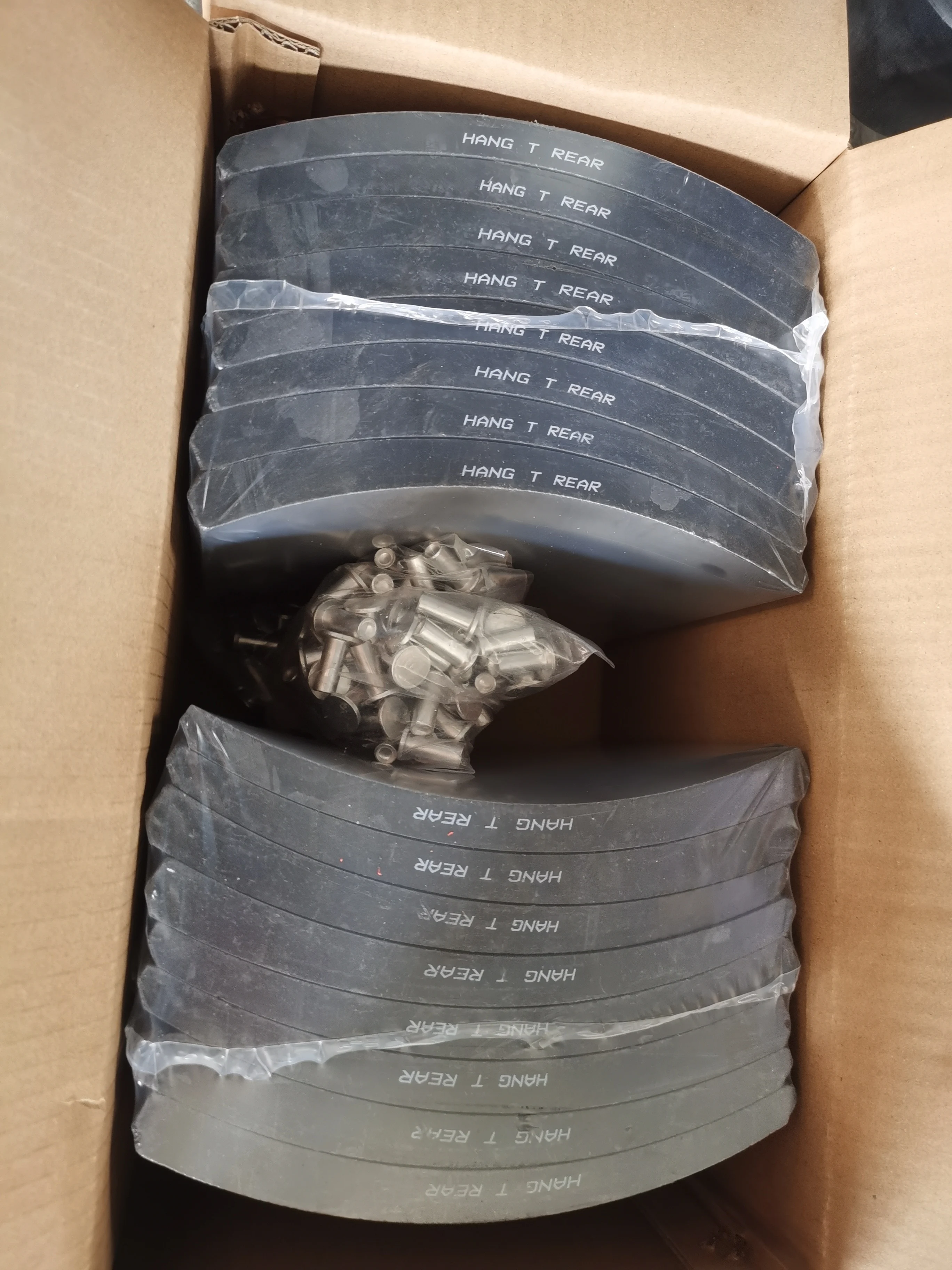 New Arrivals HANG T REAR Faw Truck Brake Lining In Roll Brake Lining Indian Leyland Brake Lining Shovel Machine For Sinotruk