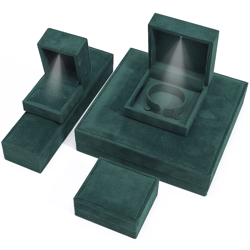 Hanhong wholesale luxury jewellery packaging box can print logo green velvet with light velvet led necklace jewelry ring box