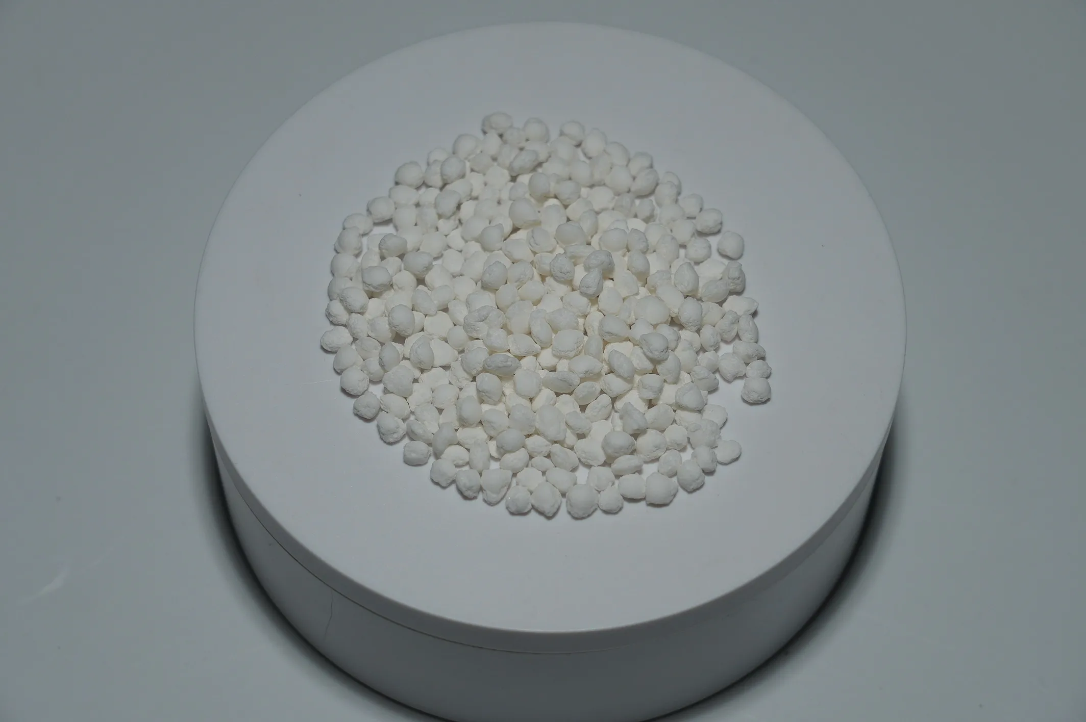 High quality and low price Ammonium Chloride Powder/ Granular 99.5%