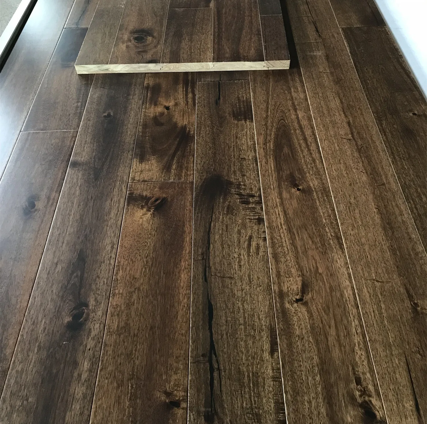 2022 new arrival! Solid hardwood big leaf acacia flooring indoor usage 18X120XRL