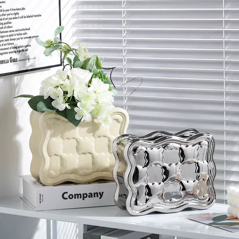 MU New vase Custom Wholesale Table Ornament Ceramic Handbag Bag Shape Flower Tulips Vase popular