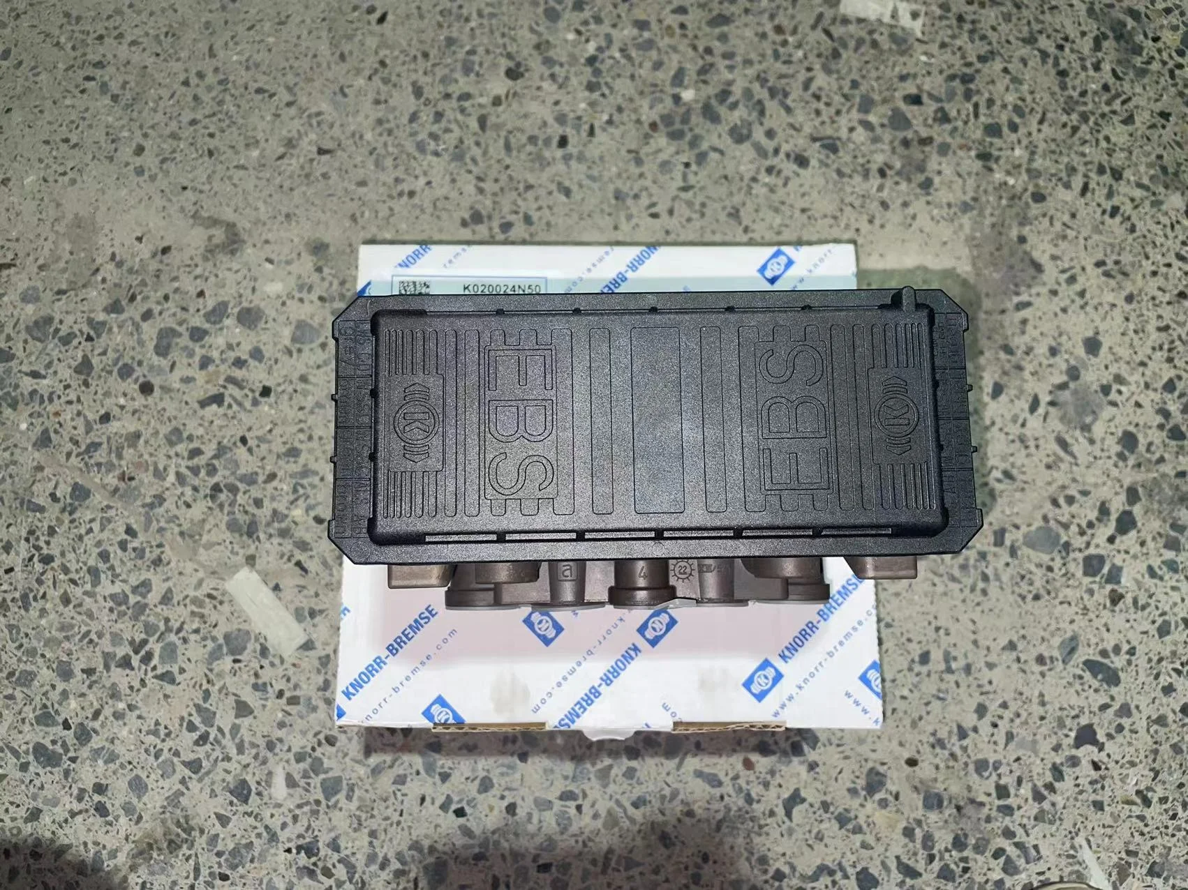 Original KNORR-BREMSE EBS K020024 81521066050 81.52106-6050 81521066017 81.52106-6017 81521066046 81.52106-6046 MAN TRUCK