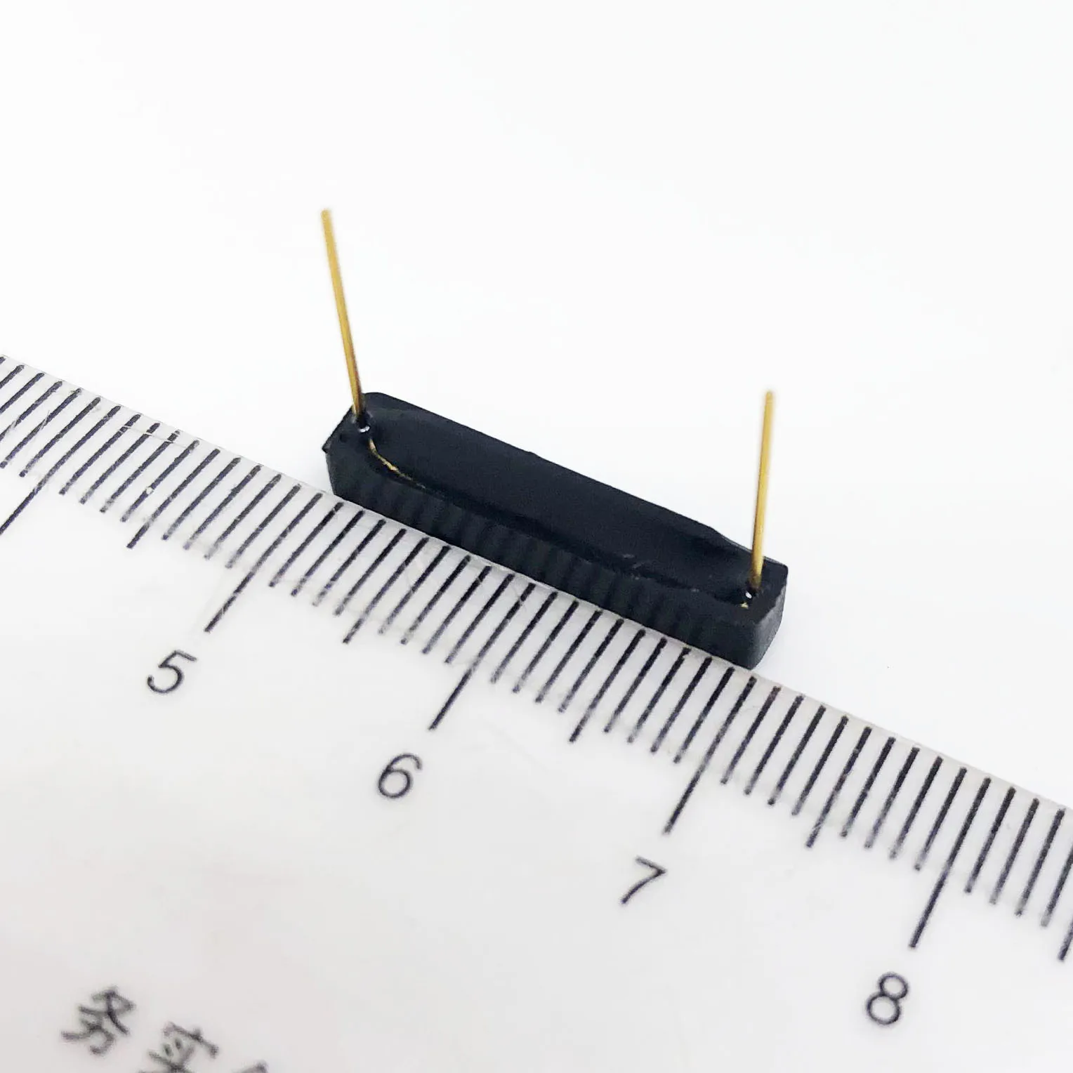 Wireless magnetic SMD reed switch sensor for PCB board