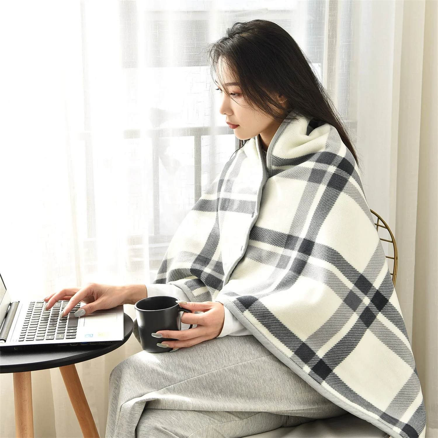 Wholesale Low Moq Autumn Winter Plaid Super Soft Thickened Office Nap Cape Blanket Scarf Shawl